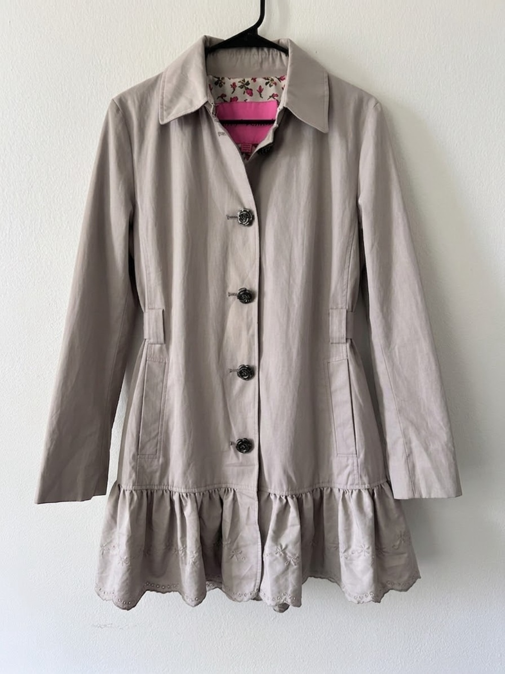 Vintage Betsey Johnson Beige Eyelet Ruffle Hem Floral Hem Trench Coat Romantic M